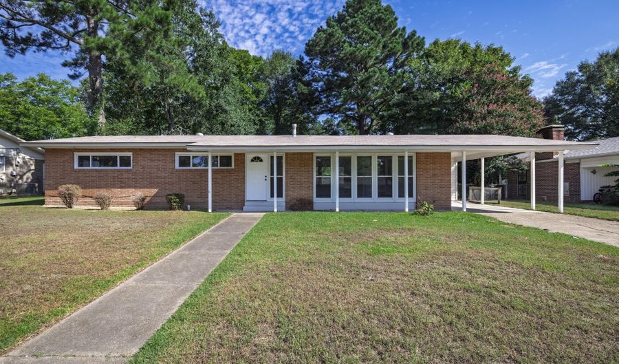 1904 Center St, Arkadelphia, AR 71923 - 3 Beds, 1 Bath