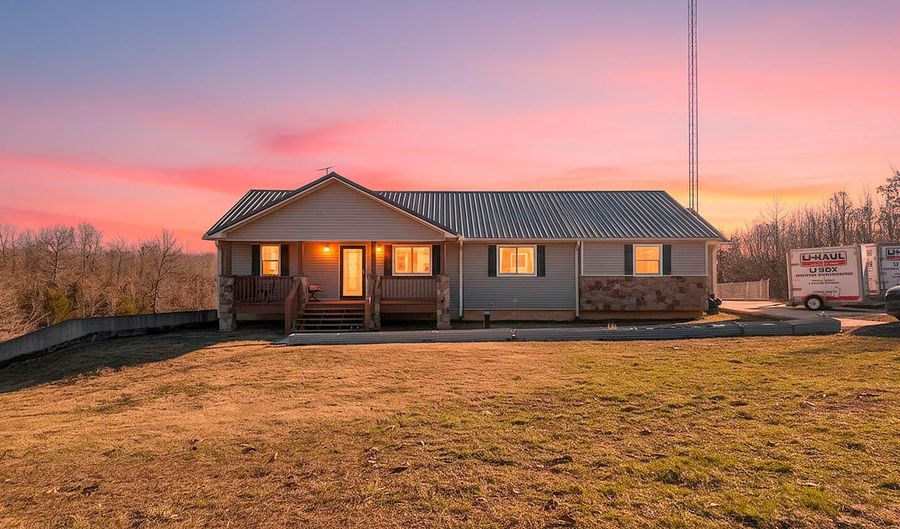 404 County Road 309, Alton, MO 65606 - 5 Beds, 3 Bath