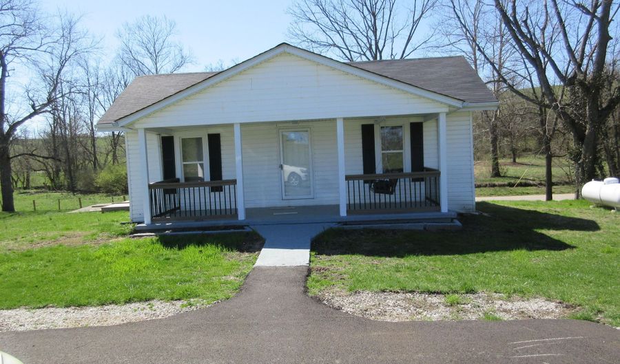1060 L & E Junction Rd, Winchester, KY 40391 - 2 Beds, 1 Bath