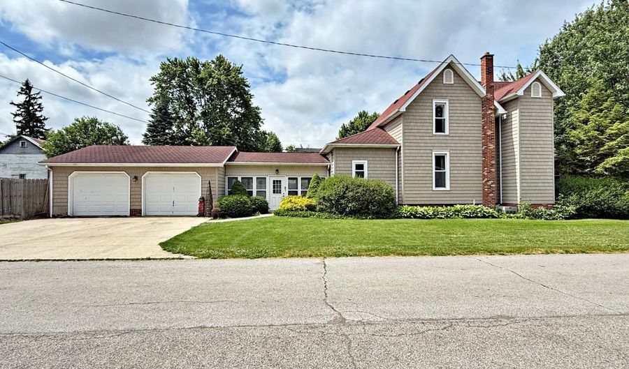 121 N Main St, Attica, OH 44807 - 3 Beds, 3 Bath