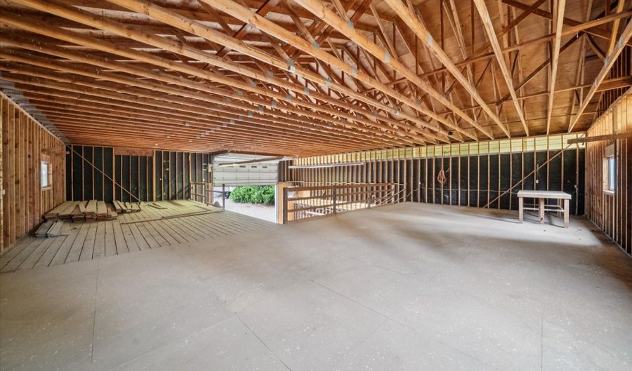 12834 EHLEN Rd, Aurora, OR 97002 - 5 Beds, 3 Bath