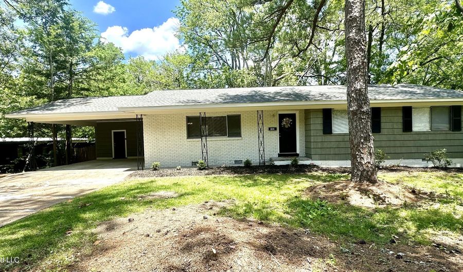 1662 Winchester St, Jackson, MS 39211 - 3 Beds, 2 Bath