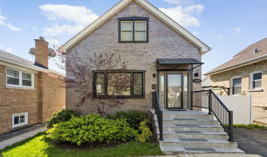 6252 N Nagle Ave, Chicago, IL 60646 - 6 Beds, 3 Bath