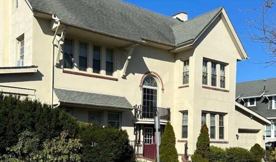 2 N Montgomery Ave, Atlantic City, NJ 08401 - 8 Beds, 6 Bath