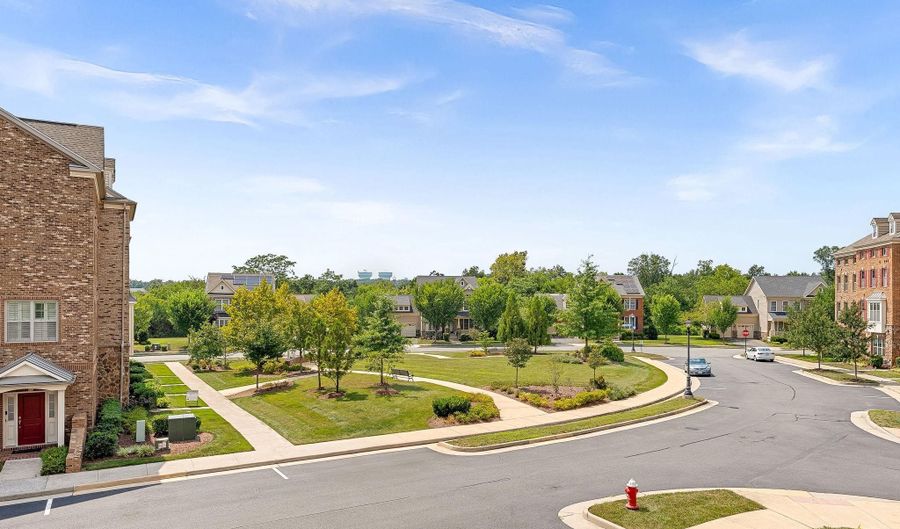 43117 SHORE Sq, Ashburn, VA 20148 - 4 Beds, 4 Bath
