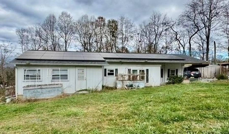 15 Deno Dr, Asheville, NC 28806 - 2 Beds, 2 Bath