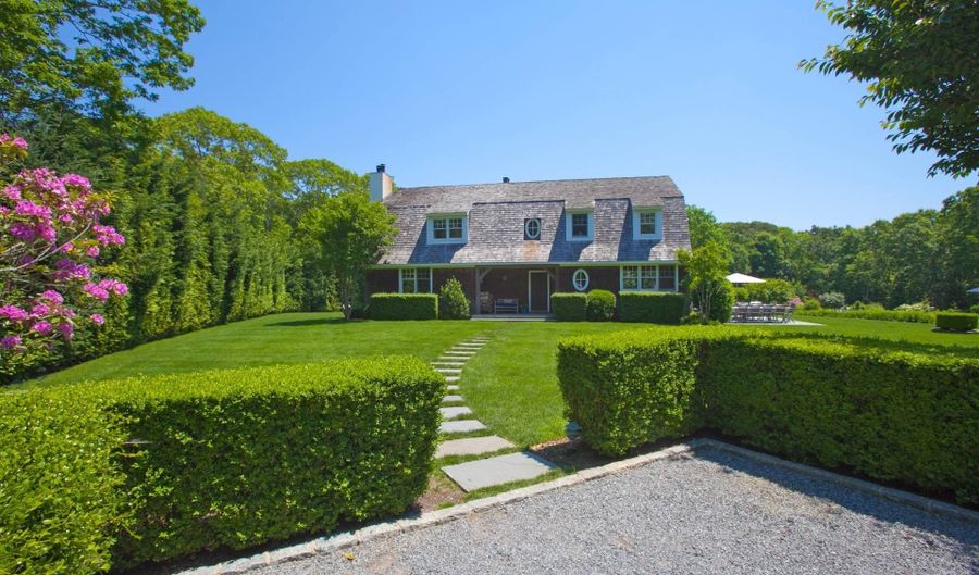 10 Pepperidge Ln, Amagansett, NY 11930 - 4 Beds, 4 Bath