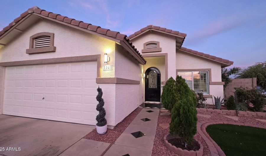 1541 S 230TH Ave, Buckeye, AZ 85326 - 3 Beds, 2 Bath