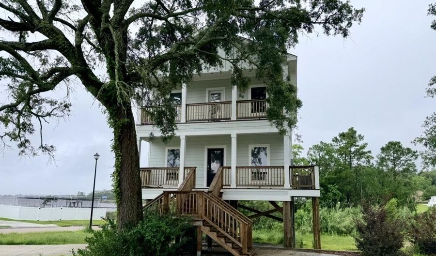 759 Bay Breeze Dr, Biloxi, MS 39532 - 3 Beds, 3 Bath