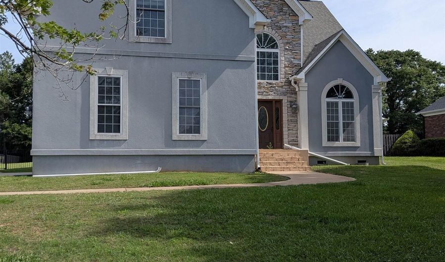272 Heather Glen Dr, Boiling Springs, SC 29316 - 3 Beds, 3 Bath