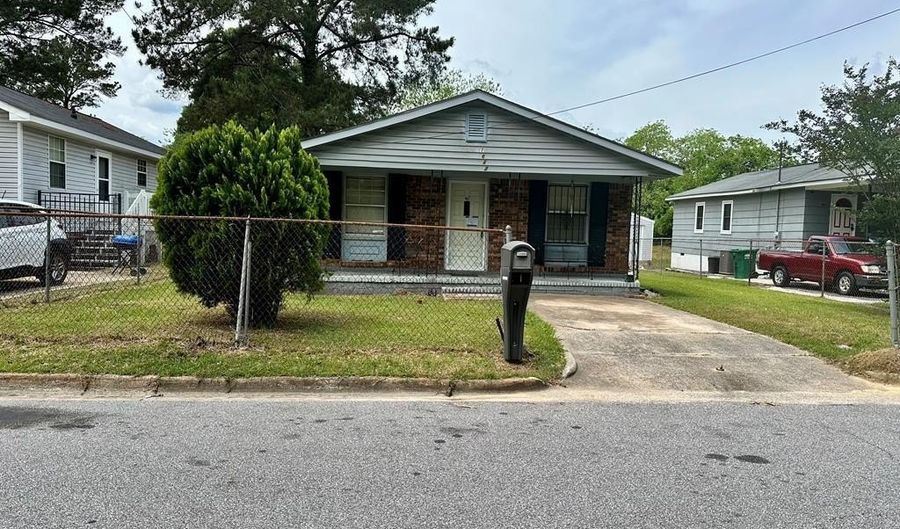 1617 Mcarthur St, Albany, GA 31701 - 3 Beds, 1 Bath