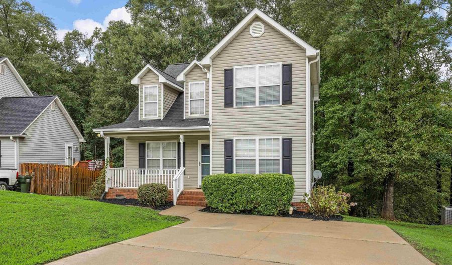 725 Cotton Branch Dr, Boiling Springs, SC 29316 - 4 Beds, 2 Bath