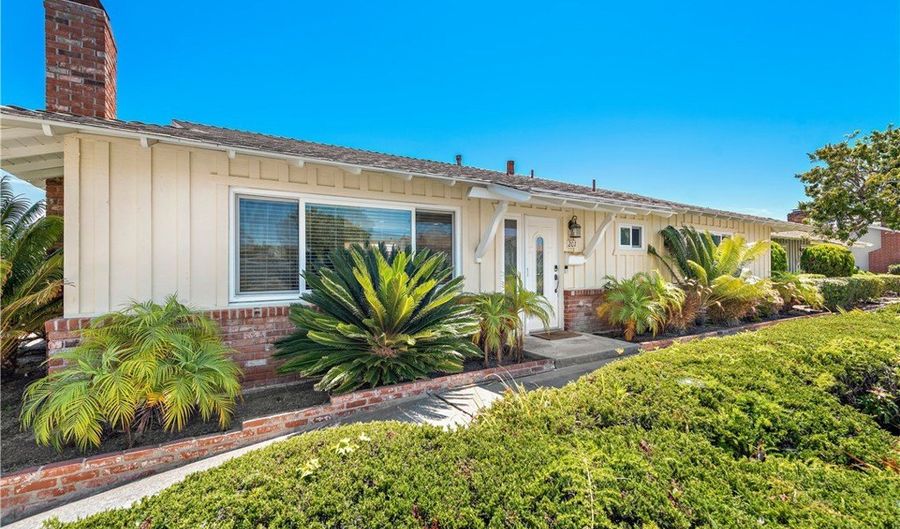 201 Monte Vis, San Clemente, CA 92672 - 2 Beds, 2 Bath