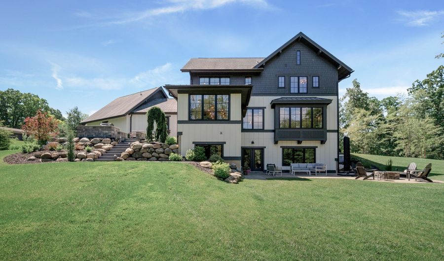 8279 Revado Hills Ct, Ada, MI 49301 - 5 Beds, 5 Bath