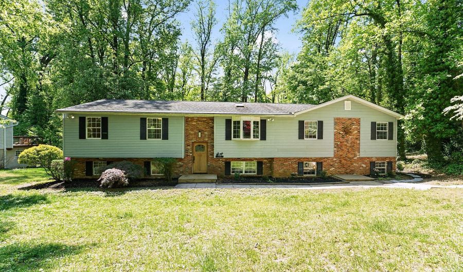 1186 BUNKER, Arnold, MD 21012 - 5 Beds, 4 Bath