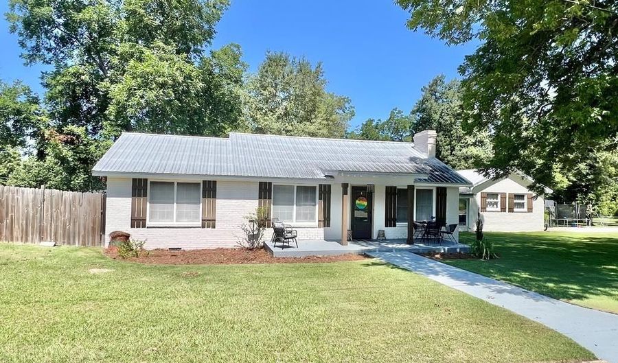 601 6th Ave, Ashford, AL 36312 - 3 Beds, 3 Bath