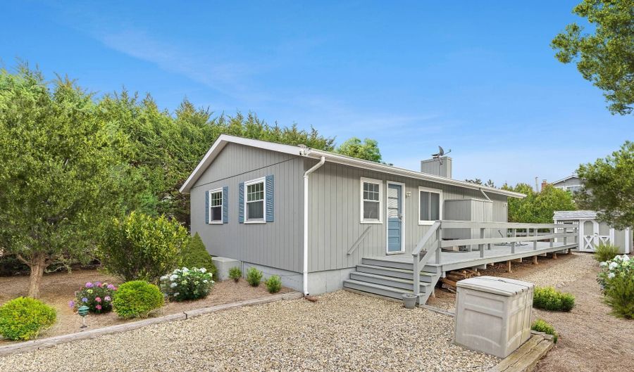 28 Leeton Rd, Amagansett, NY 11930 - 3 Beds, 2 Bath