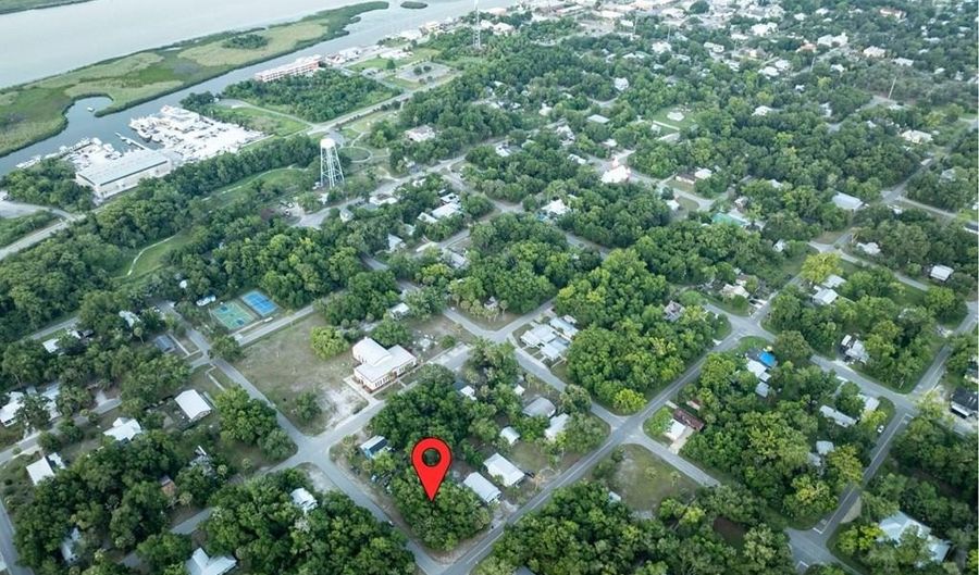 215 8th St, Apalachicola, FL 32320 - 0 Beds, 0 Bath