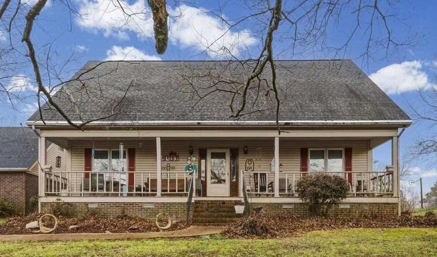 3715 Henderson Rd, Batesville, MS 38606 - 3 Beds, 3 Bath