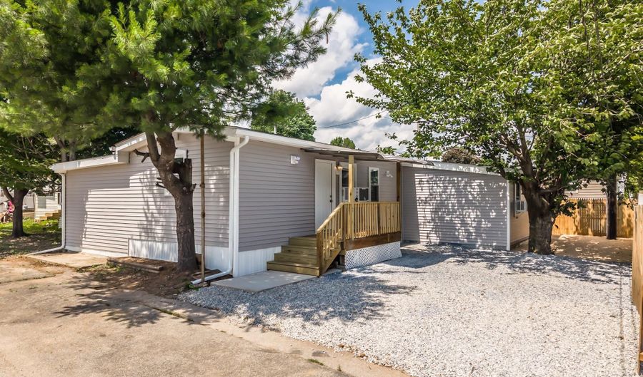8 SHERMAN Dr, Claymont, DE 19703 - 5 Beds, 2 Bath