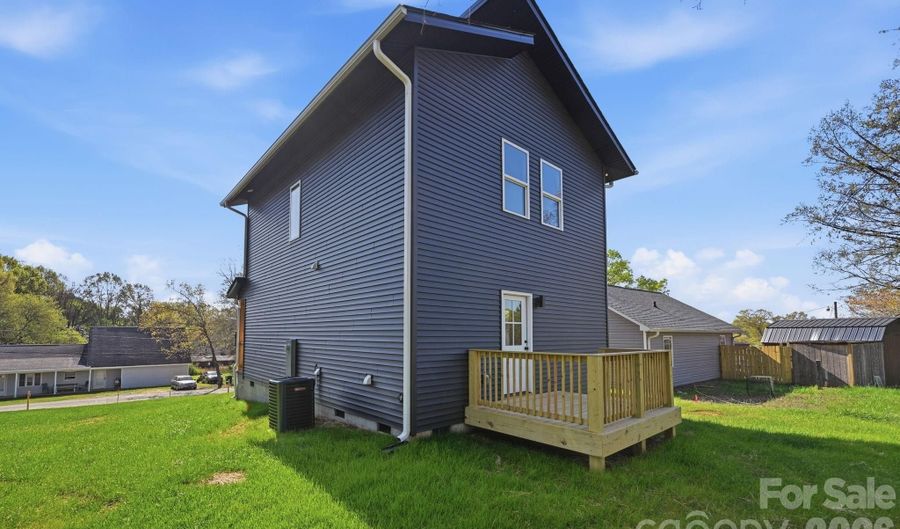 1431 Hilltop St, Albemarle, NC 28001 - 3 Beds, 3 Bath