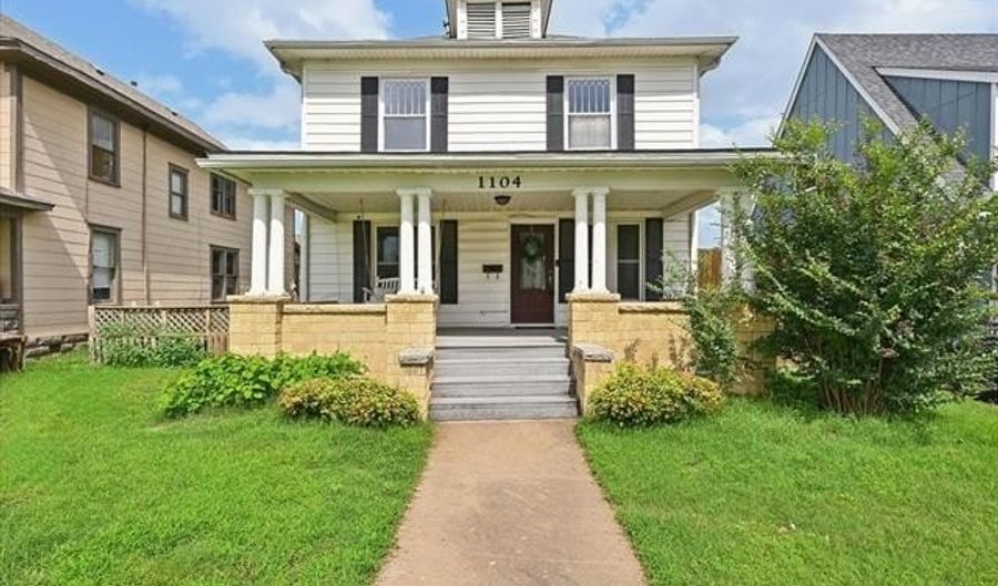 1104 S Johnstone, Bartlesville, OK 74003 - 4 Beds, 3 Bath
