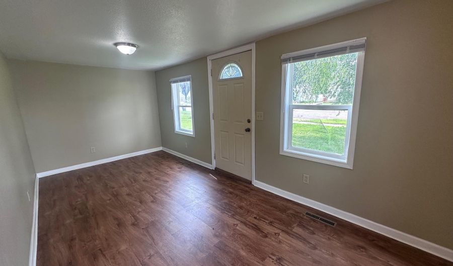 2103 3rd Ave NE, Austin, MN 55912 - 2 Beds, 1 Bath
