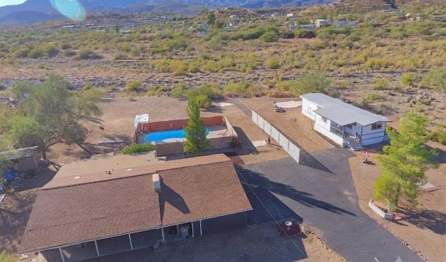 33400 S TA DO HOYA Trl, Black Canyon City, AZ 85324 - 4 Beds, 3 Bath