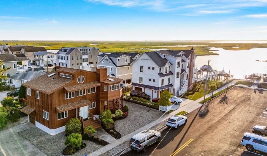5726 Ocean Dr, Avalon, NJ 08202 - 5 Beds, 3 Bath