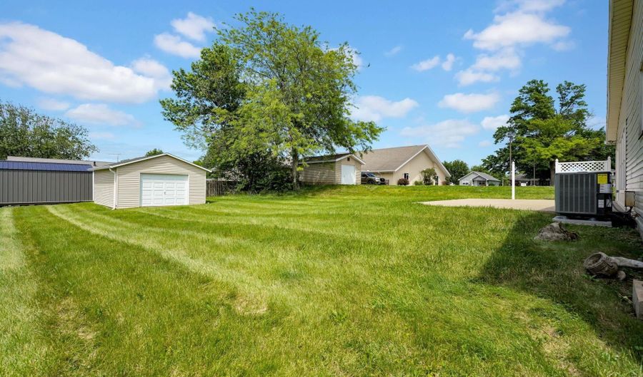 1007 23rd St, Bedford, IN 47421 - 3 Beds, 2 Bath