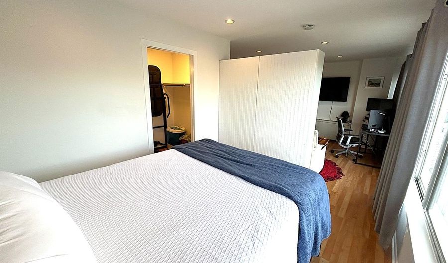 5340 HOLMES RUN Pkwy #706, Alexandria, VA 22304 - 1 Beds, 1 Bath