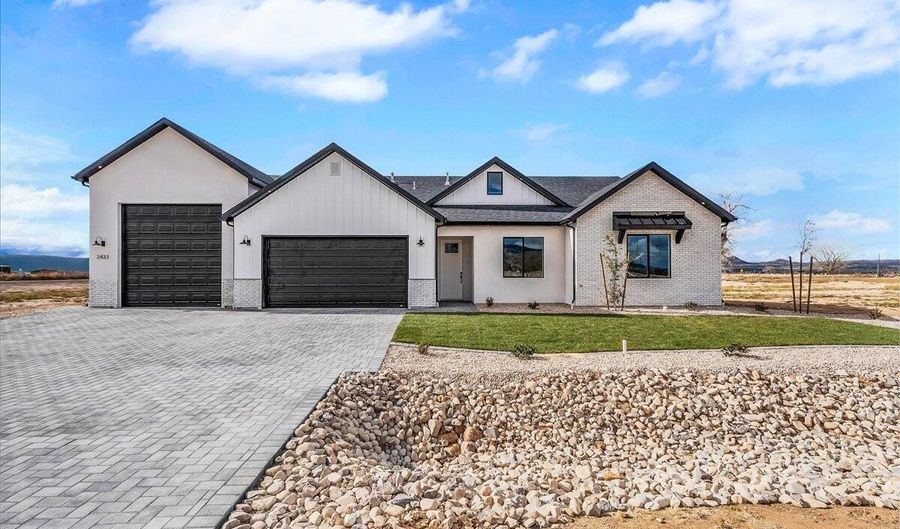 2433 N LOCUST St, Cedar City, UT 84721 - 4 Beds, 2 Bath