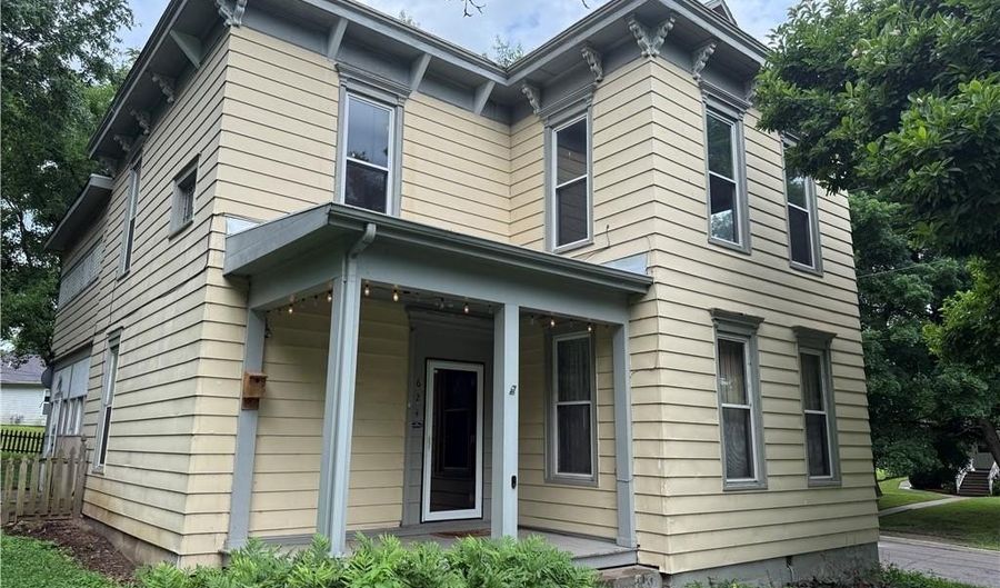 624 S St, Atchison, KS 66002 - 4 Beds, 2 Bath