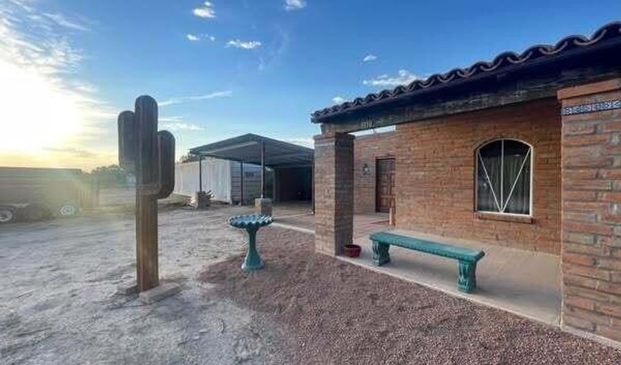1094 N Pomerene Rd, Benson, AZ 85602 - 4 Beds, 6 Bath