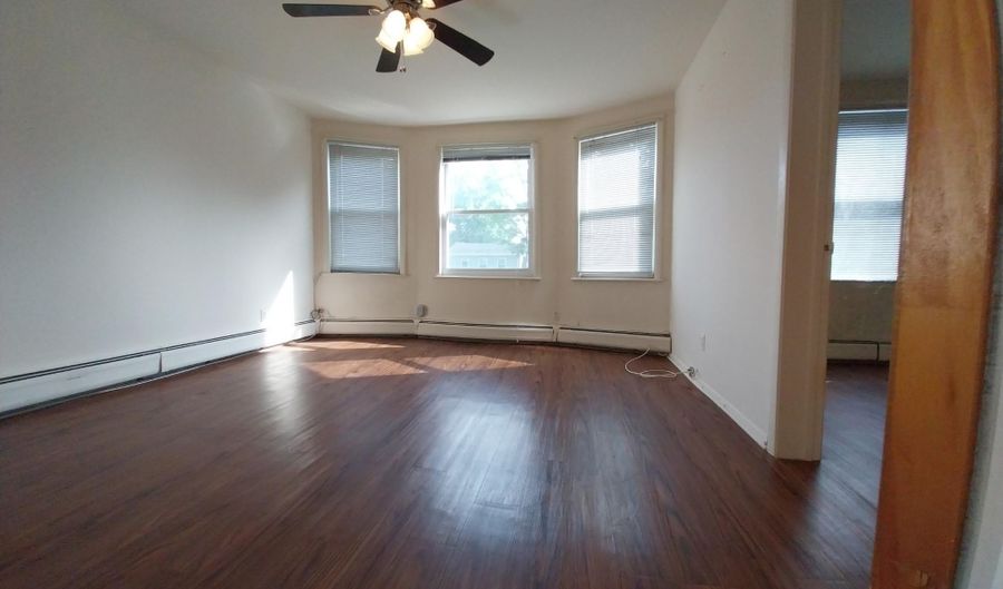 97-99 W 39TH St 2, Bayonne, NJ 07002 - 3 Beds, 1 Bath