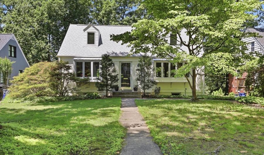 9612 PAGE Ave, Bethesda, MD 20814 - 3 Beds, 2 Bath