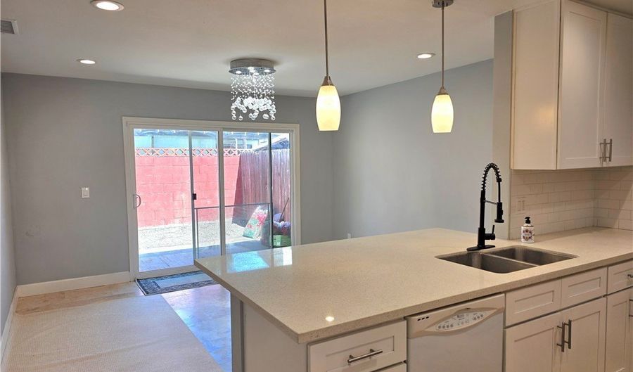1541 E La Palma H2, Anaheim, CA 92805 - 2 Beds, 1 Bath