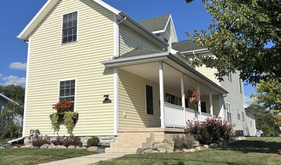 602 Murray St, Wapakoneta, OH 45895 - 4 Beds, 3 Bath