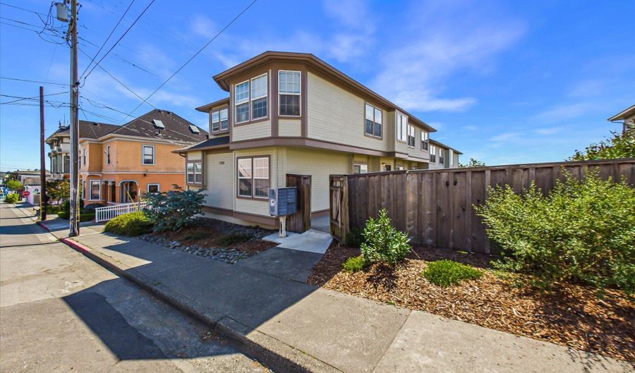 1165 H St, Arcata, CA 95521 - 16 Beds, 8 Bath