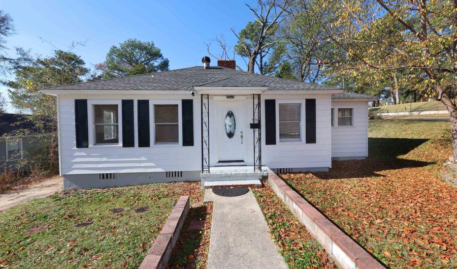 930 JEFFERSON Ave, Anniston, AL 36207 - 3 Beds, 2 Bath