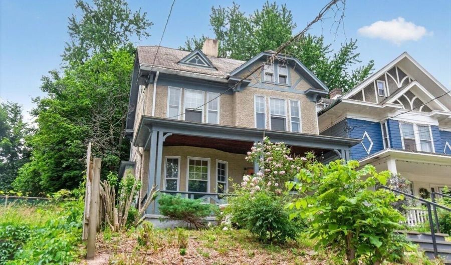 852 Myrtle Ave, Albany, NY 12208 - 4 Beds, 2 Bath