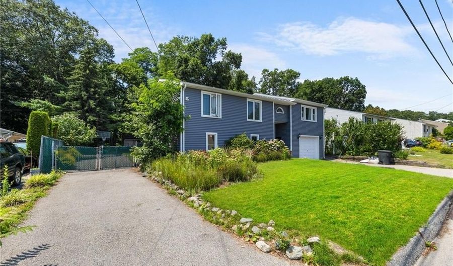 26 Rachela St, Johnston, RI 02919 - 3 Beds, 2 Bath