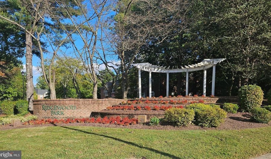 1705 BARRINGTON Ct, Bowie, MD 20721 - 2 Beds, 4 Bath