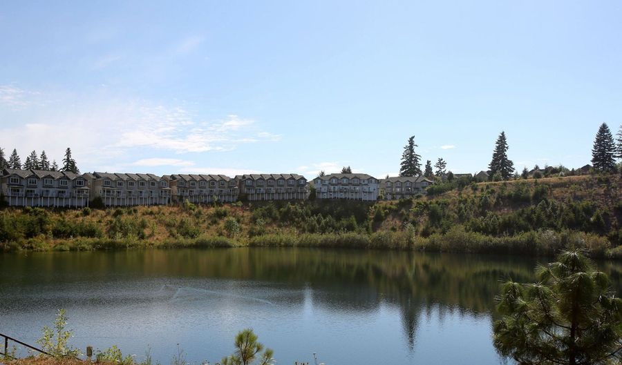 14705 SW SANDHILL Loop 203, Beaverton, OR 97007 - 2 Beds, 1 Bath