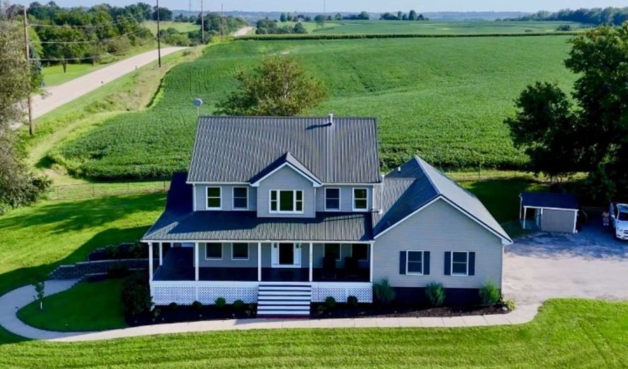 1049 Vine Ave, Riverside, IA 52327 - 5 Beds, 4 Bath