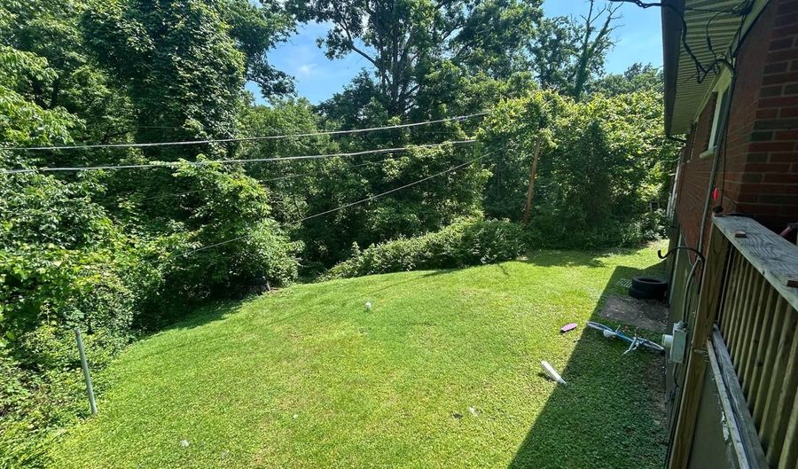 2027 Booth Quillen Rd, Ashland, KY 41102 - 3 Beds, 2 Bath