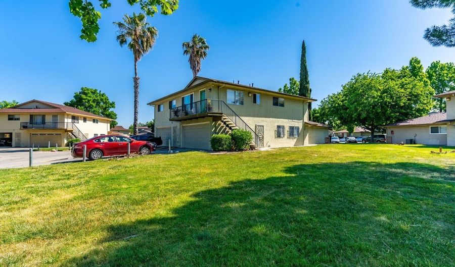 2404 Peppertree Ct Unit: 1, Antioch, CA 94509 - 2 Beds, 1 Bath