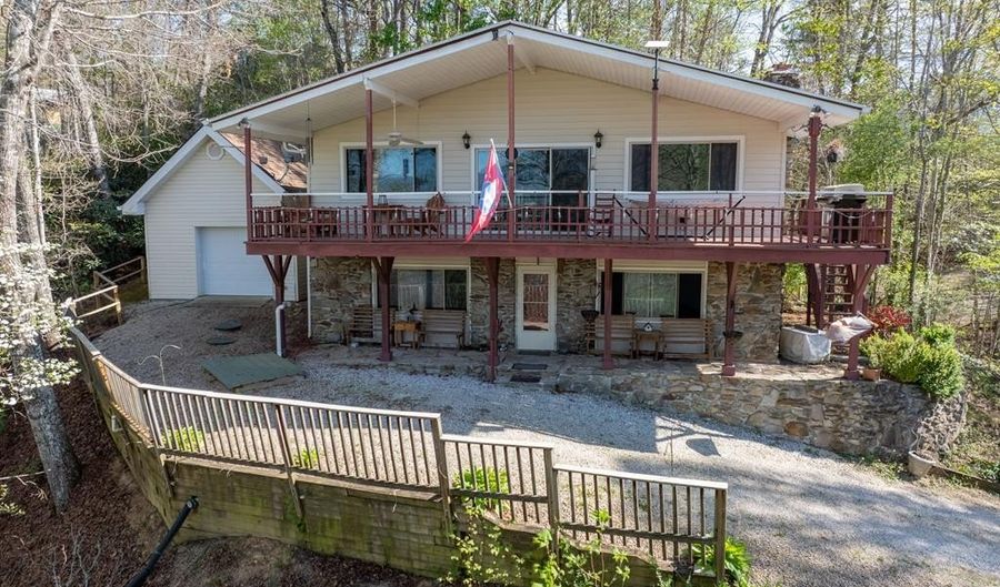 344 Pine Ridge Trl, Almond, NC 28702 - 3 Beds, 2 Bath