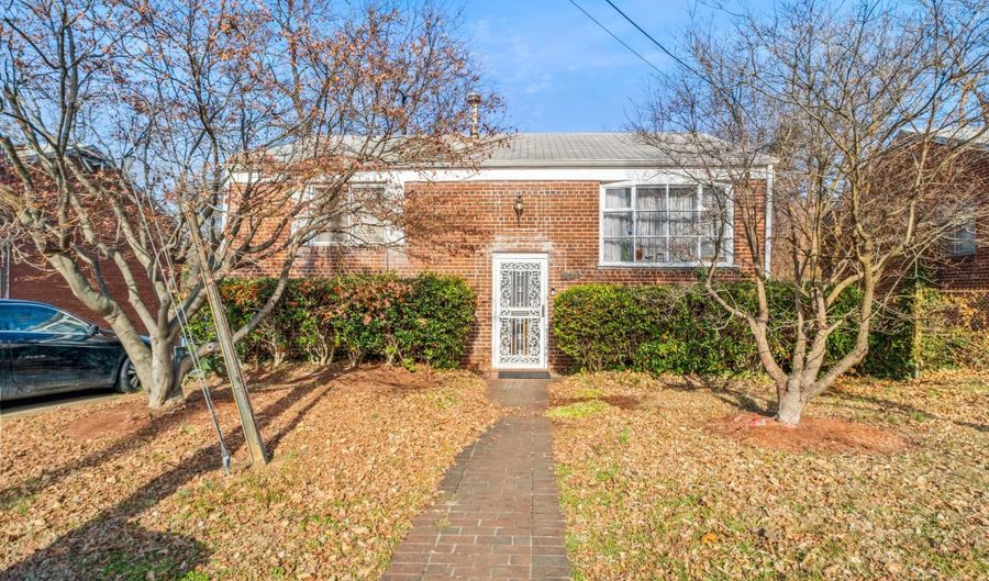 3028 P St SE, Washington, DC 20020 - 4 Beds, 2 Bath