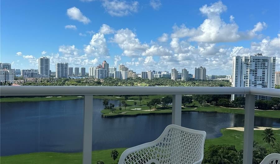 3675 N Country Club Dr 1809, Aventura, FL 33180 - 2 Beds, 2 Bath